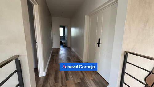 Casa En Puertos, Vistas, 4 Dormitorios Más Dependencia, Con Pileta