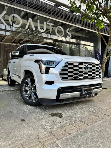 Toyota Sequoia 3.5 V6 Capstone