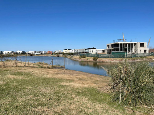 Lote En Venta El Canton Barrio Islas A Laguna