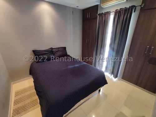Imagen 18 de 25 de Lujoso Townhouse Urb. El Bosque Maracay 23-5805 Ejc 04243439046