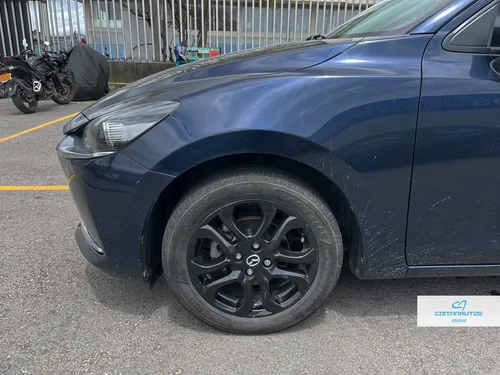 Mazda 2 GRAND TOURING