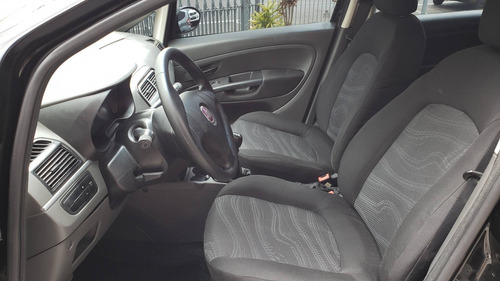 Fiat Punto 1.4 Attractive 8v Flex 4p Manual