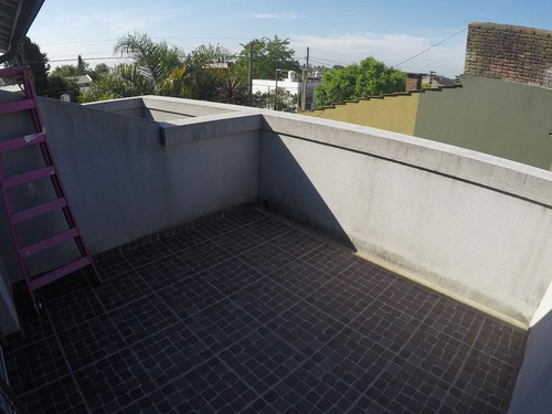 Triplex En Complejo Cerrado - Bella Vista