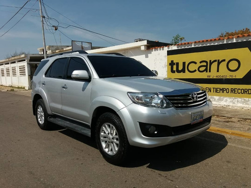 Imagen 5 de 14 de Toyota Fortuner 4x4