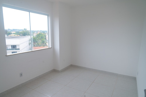 Imagem 7 de 14 de Vendo Apartamento Araruama Rj Centro 2 Qts Sendo 1 Suíte
