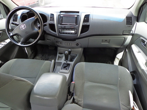 Imagen 6 de 9 de Toyota Hilux Kavak 2011 V6 4x4 Automático