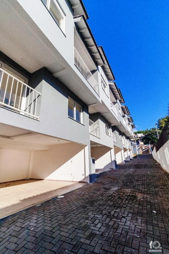 Belíssimo Sobrado Com 2 Dormitórios, Garagem Para 2 Carros À Venda, 123 M² Por R$ 430.000 - Camaquã - Porto Alegre/rs - So0153