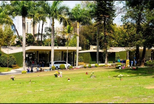 Jazigo Com 6 Gavetas E Ótima Localização No Cemitério De Congonhas