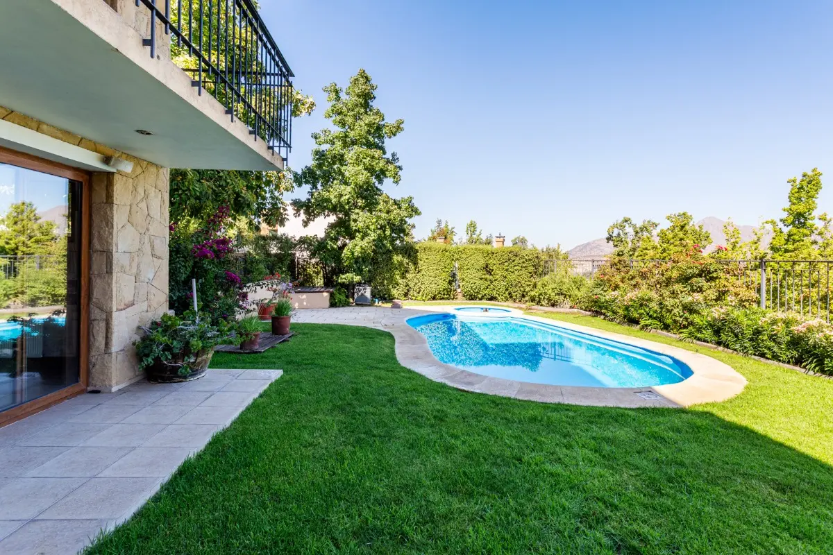 Imagen 3 de 17 de Casa En Venta En El Huinganal, Lo Barnechea