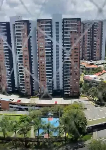 Arriendo Lindo Apartamento Con Espectacular Vista En La Unidad Residencial Colinas De Los Bernal, Ubicada En La Loma De Los Bernal.