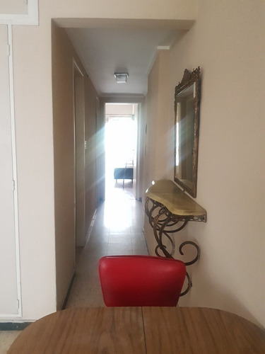 Departamento De 2 Amb A La Calle Con Balcon En Venta -