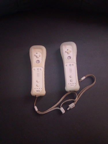 Wii Con, 6 Juegos, 2 Controles, Caja Original Y Accesorios (Usado)