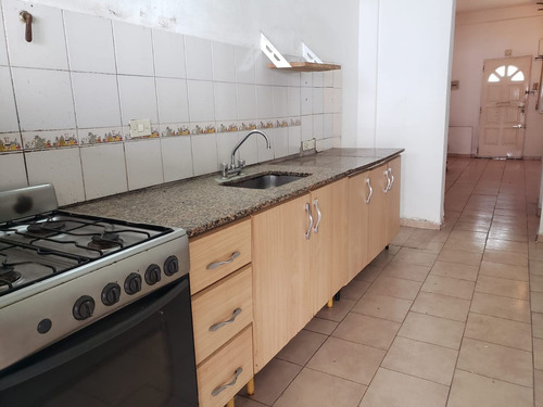 Imagen 4 de 23 de 2 Amb Venta Castelar C/patio - Entra. Independient