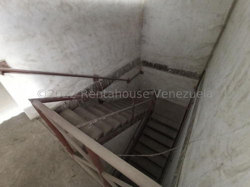 Galpón Nave Industrial Almacén Bodega Comercial En Venta En A Unos Metros De La Avenida Internacional Turmero Maracay Cuenta Con Tanque Subterráneo De Agua Área De Carga Y Almacenamiento Nela 23-139