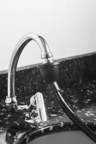 Imagem 3 de 7 de Lavatório Portátil Calha Lava Cabelos Fácil Ducha Universal