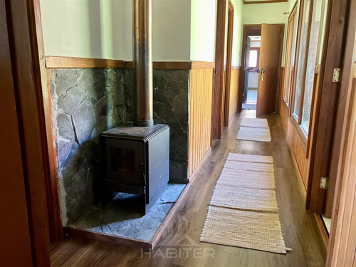 Casa En Arriendo De 6 Dorm. En Pucón