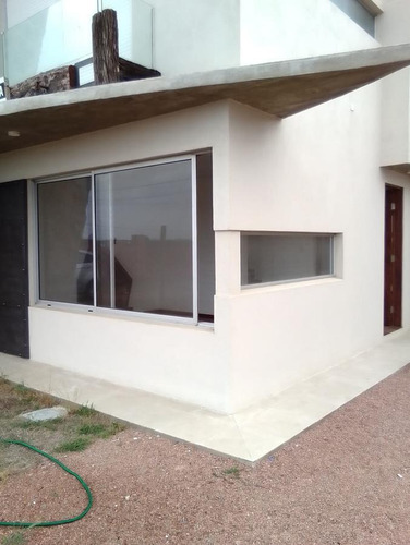 Imagen 2 de 18 de Venta Casa Solymar Tres Dormitorios
