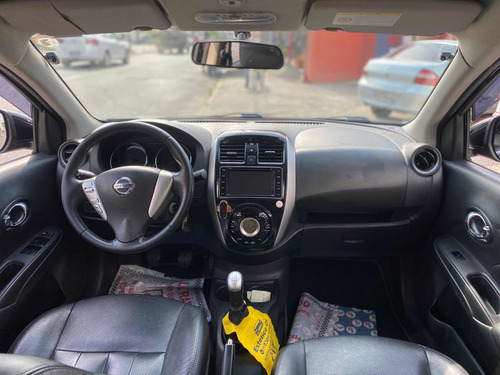 Imagem 4 de 7 de Nissan Versa 2016 1.6 16v Sl Unique 4p