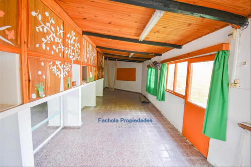 Vende O Alquila Local De 3 Niveles, 12 Habitaciones,