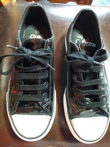 Zapatillas Símil Charol Con Plataforma Talle 36.