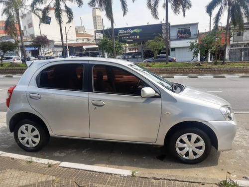 Etios 1.3 Xs 16v Flex 4p Manual