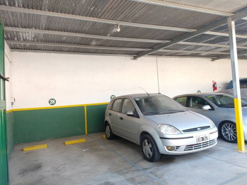 Imagen 6 de 14 de Gran Cochera Para 27 Autos Y 4 Motos En Excelente