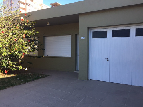 Venta Casa 2 Dormitorios En El Centro De La Ciudad