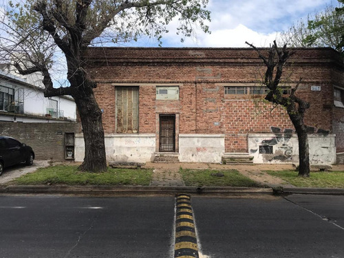 Imagen 2 de 8 de Imponente Casona Comercial En Venta
