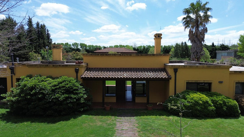 Increible Casa Country Los Alamos Ibarlucea