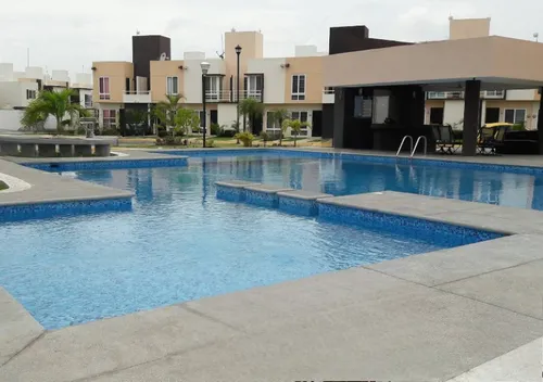 Casa En Venta J- 41 En Fracc. Crystal Lagoons Veracruz Con 3 Recamaras Alberca En La Privada