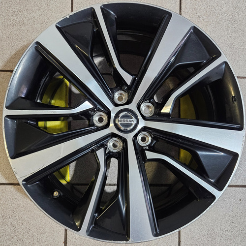 Rin 18 Original De Nissan Maxima 2020 2023. Tengo Los 4 Negro (Usado)