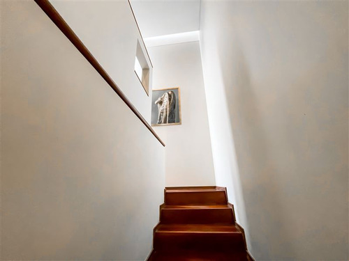 Casa En Venta De 6 Dorm. En Lo Barnechea