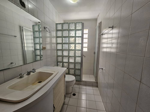 Venta De Fabulosa Propiedad Tipo Townhouse (apartamento) Altamira