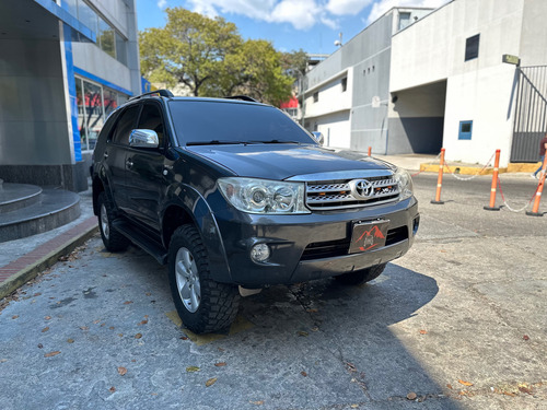 Toyota Fortuner 2010