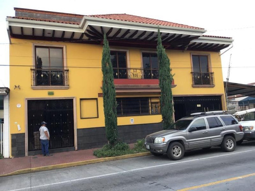 Imagen 1 de 12 de Casa Sola En Venta Uruapan Michoacan