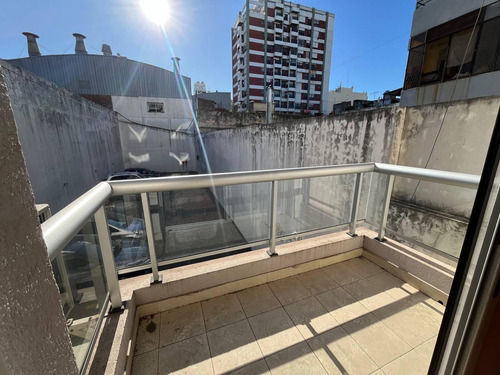 Venta Departamento 2 Amb Con Cochera En Alsina Y Av. Maipú, Florida Este
