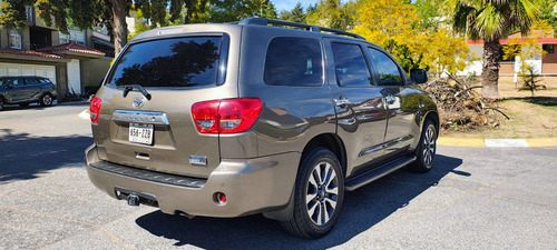 Toyota Sequoia 5.7 Limited V8 At