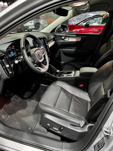 Imagen 5 de 10 de Volvo Xc40 B4 Plus Hibrida