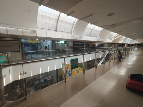 Local En Venta En Metrópolis. Cod V1614511