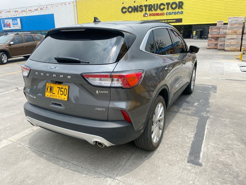 Imagen 8 de 25 de Ford Escape Titanium Hev