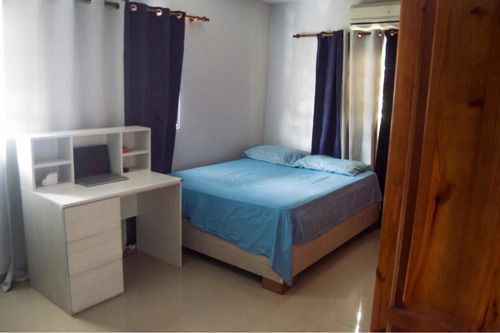 Imagen 10 de 14 de Espectacular Casa De Dos Niveles 829-270-1316