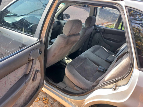 Volkswagen Gol 1.6 Plus Mi