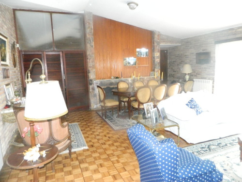 Imagen 2 de 14 de Casa Carrasco 4 Dormitorios, Servicio, 3 Baños , Garaje
