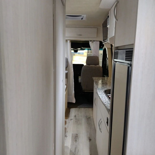 Imagen 4 de 18 de Equipamiento Motorhome Itati Para 2-4 Personas A Pedido