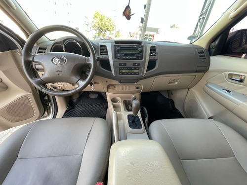 Imagem 6 de 10 de Toyota Hilux