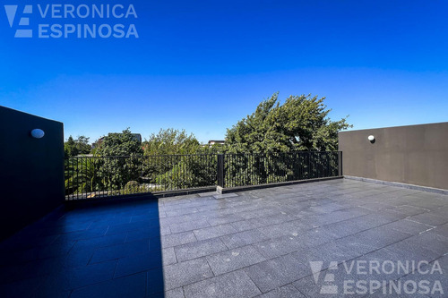 Casa En Venta De Cuatros Ambientes - Haedo Sur