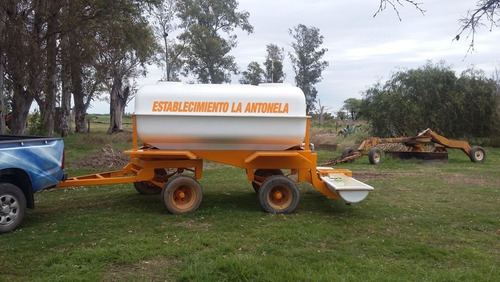 Acoplado Tanque Con Bebedero 6.000 Ltrs