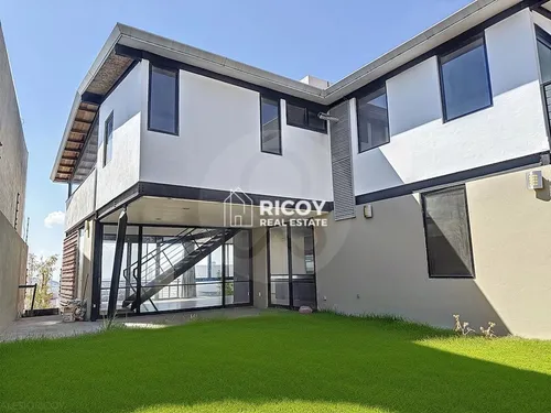 Casa En Venta En Juriquilla