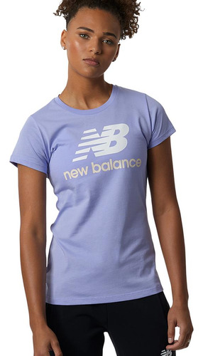 Remera New Balance De Dama - Essentials Stacked - Wt91546vvo