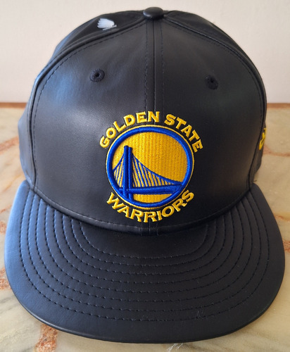 Gorra New Era Golden State Warriors En Material Pu Negra 